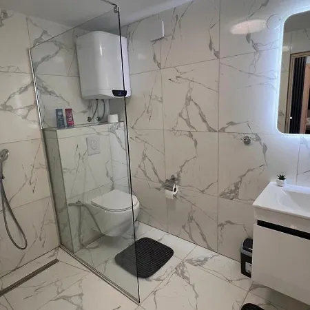 White House Paradise Apartman