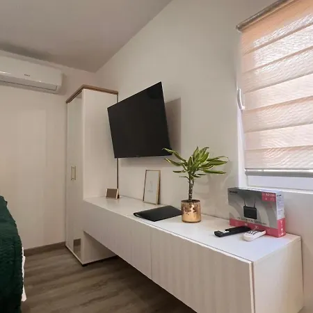 White House Paradise Apartman *