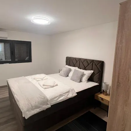 White House Paradise * Bihać