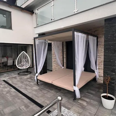 White House Paradise * Bihać